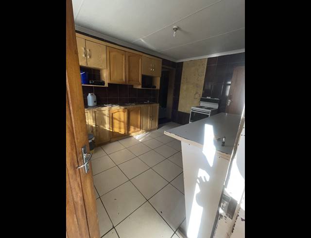 4 BEDROOM HOUSE FOR SALE IN SOSHANGUVE L